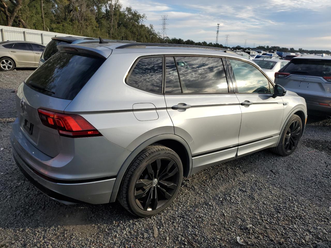 2020 Volkswagen Tiguan VIN 3VV3B7AX9LM167715 Copart auction photo, water/flood damage thumbnail 3
