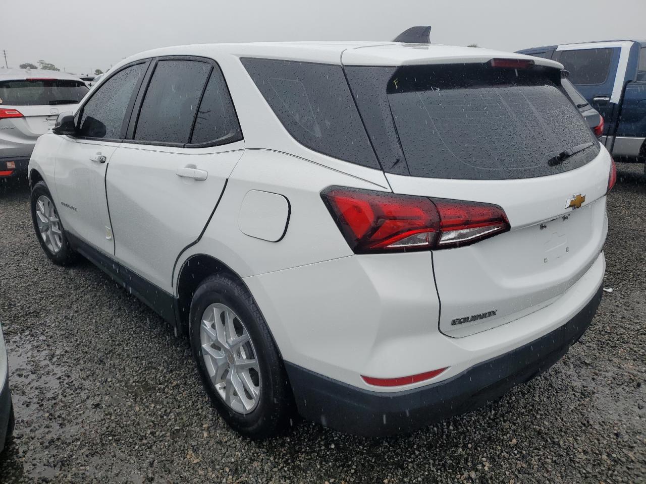 2022 Chevrolet Equinox VIN 3GNAXHEV9NS179942 Copart auction photo, water/flood damage thumbnail 2