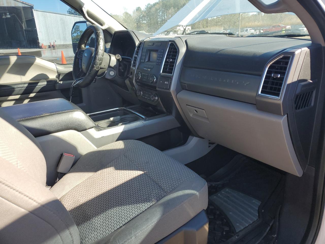 2017 Ford F250 VIN 1FT7X2A62HEC11076 Copart auction photo, minor dent/scratches damage thumbnail 8