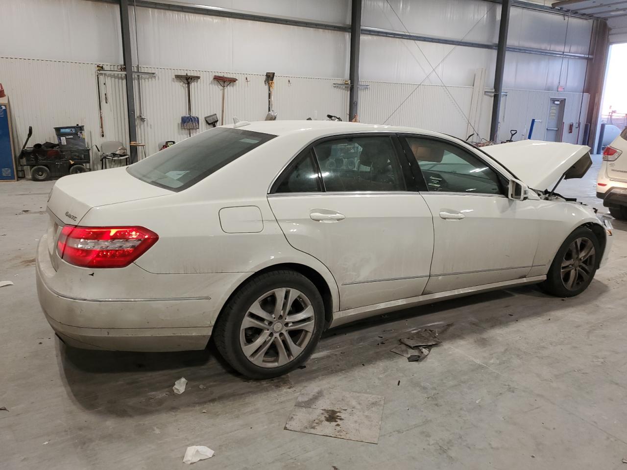 2011 Mercedes-Benz E-klasse VIN WDDHF8HB7BA456912 Copart auction photo, front end damage thumbnail 3