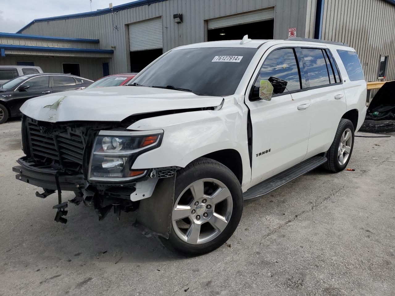 2018 Chevrolet Tahoe VIN 1GNSCBKCXJR347228