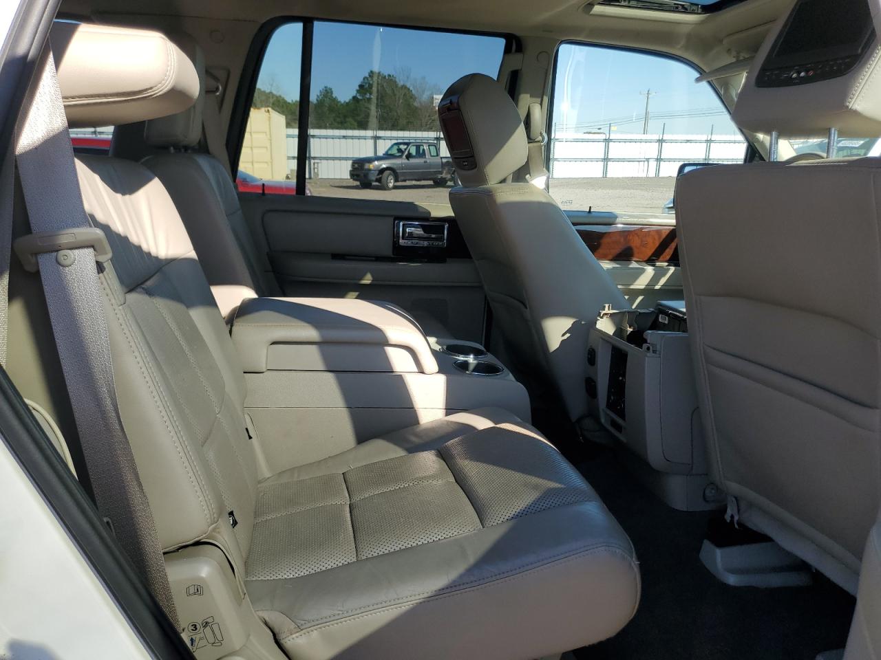 2013 Lincoln Navigator VIN 5LMJJ2H51DEL09569 Copart auction photo, rear end / side damage thumbnail 11