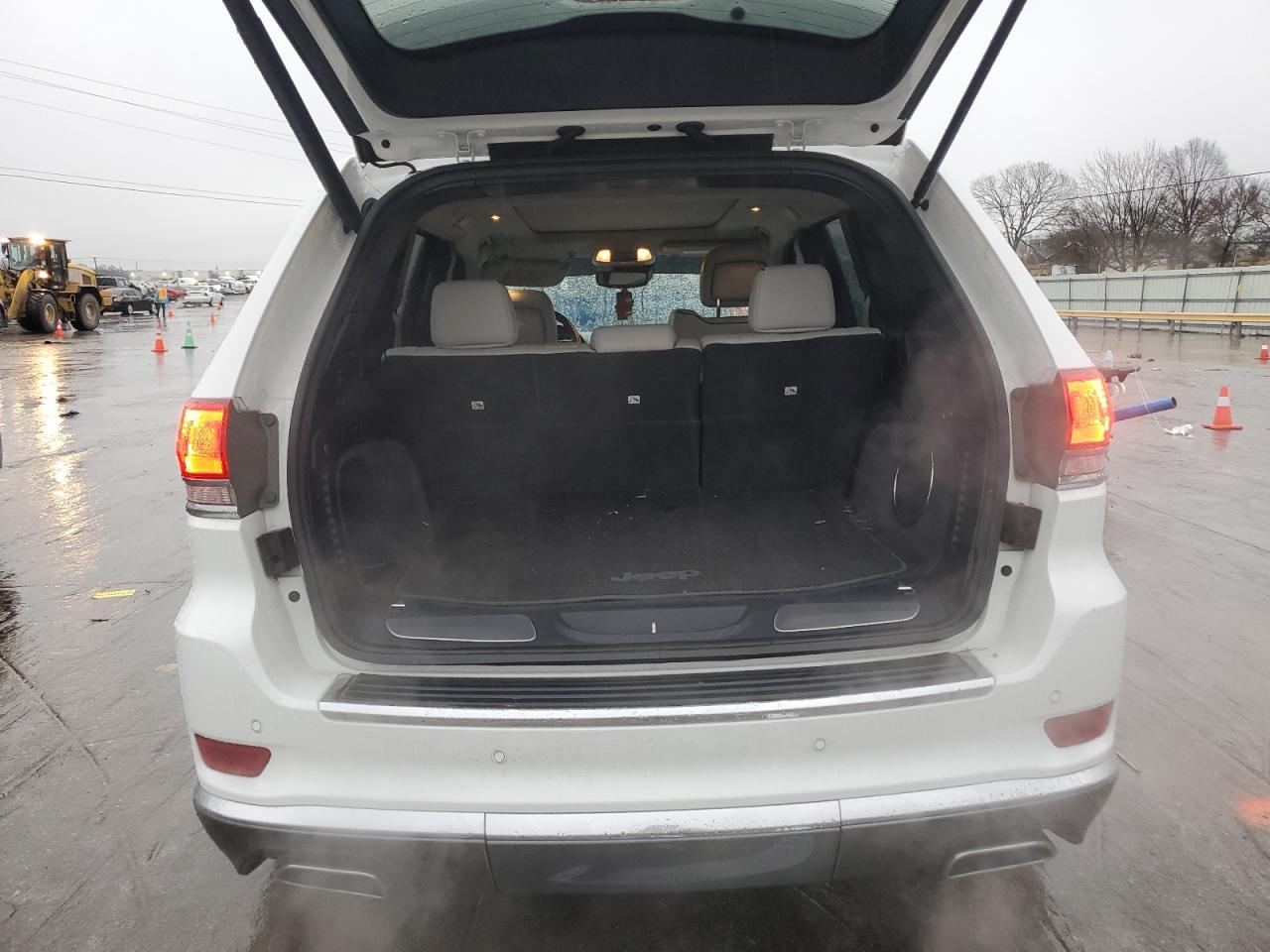 2017 Jeep Grand Cherokee VIN 1C4RJFJGXHC923017 Copart auction photo, front end damage thumbnail 6