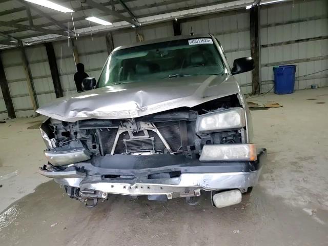 2003 Chevrolet Silverado VIN 2GCEC19T731109872 Copart auction photo, all over damage thumbnail 11
