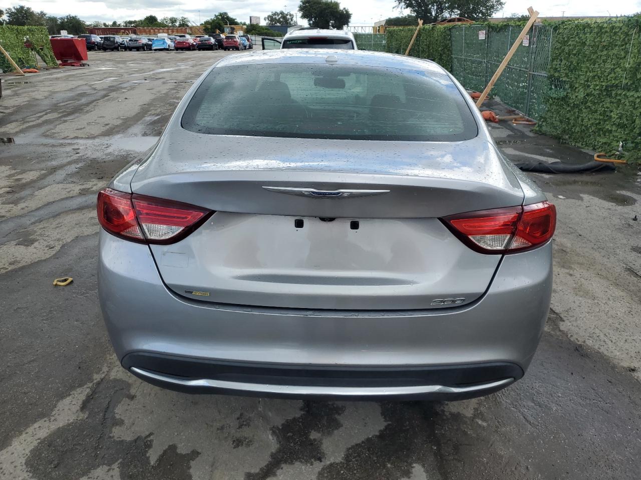 2015 Chrysler 200 VIN 1C3CCCAB8FN587246 Copart auction photo, front end / minor dent/scratches damage thumbnail 6