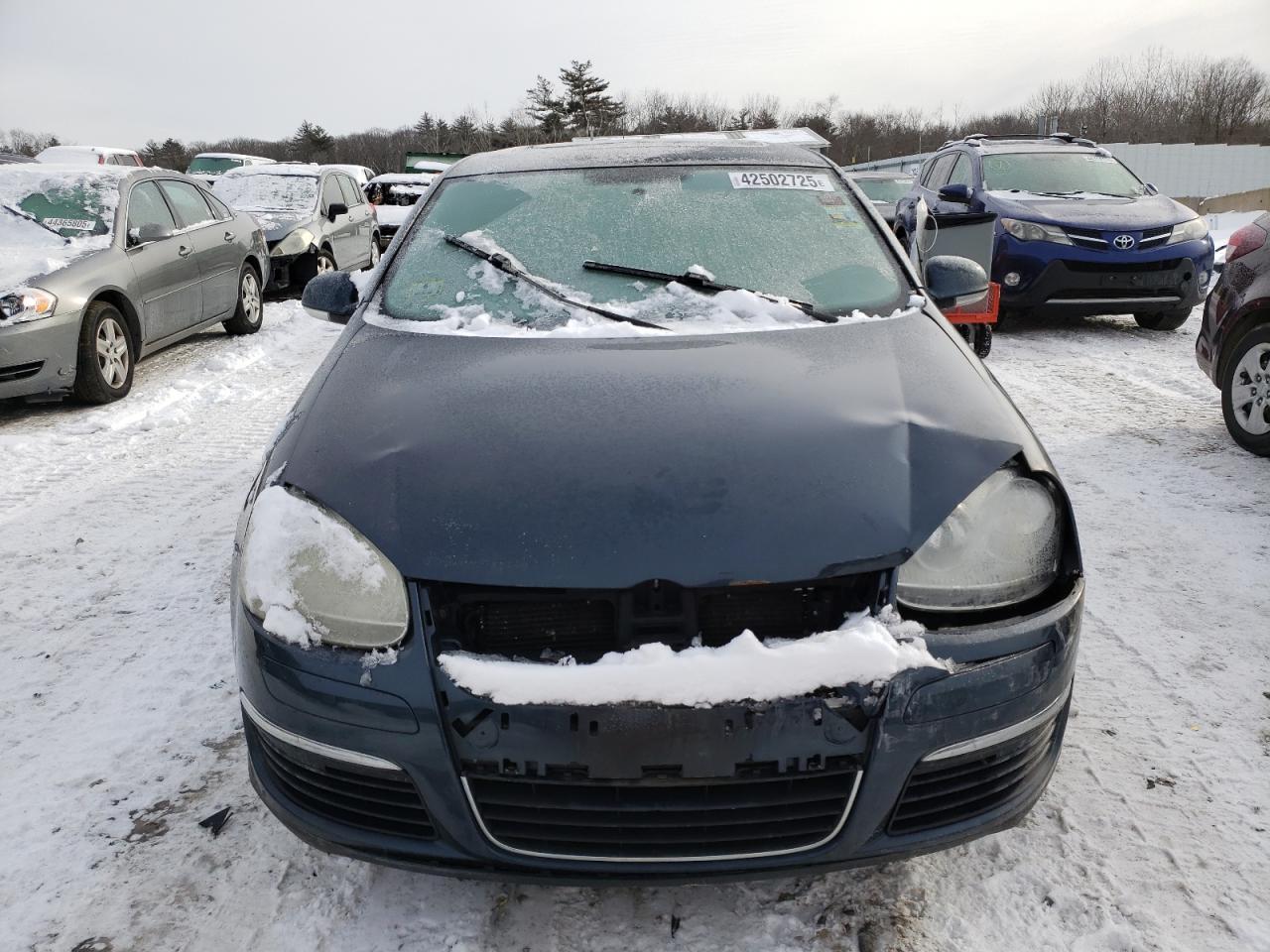 2009 Volkswagen Jetta VIN 3VWRM71K29M146735 Copart auction photo, front end / minor dent/scratches damage thumbnail 5