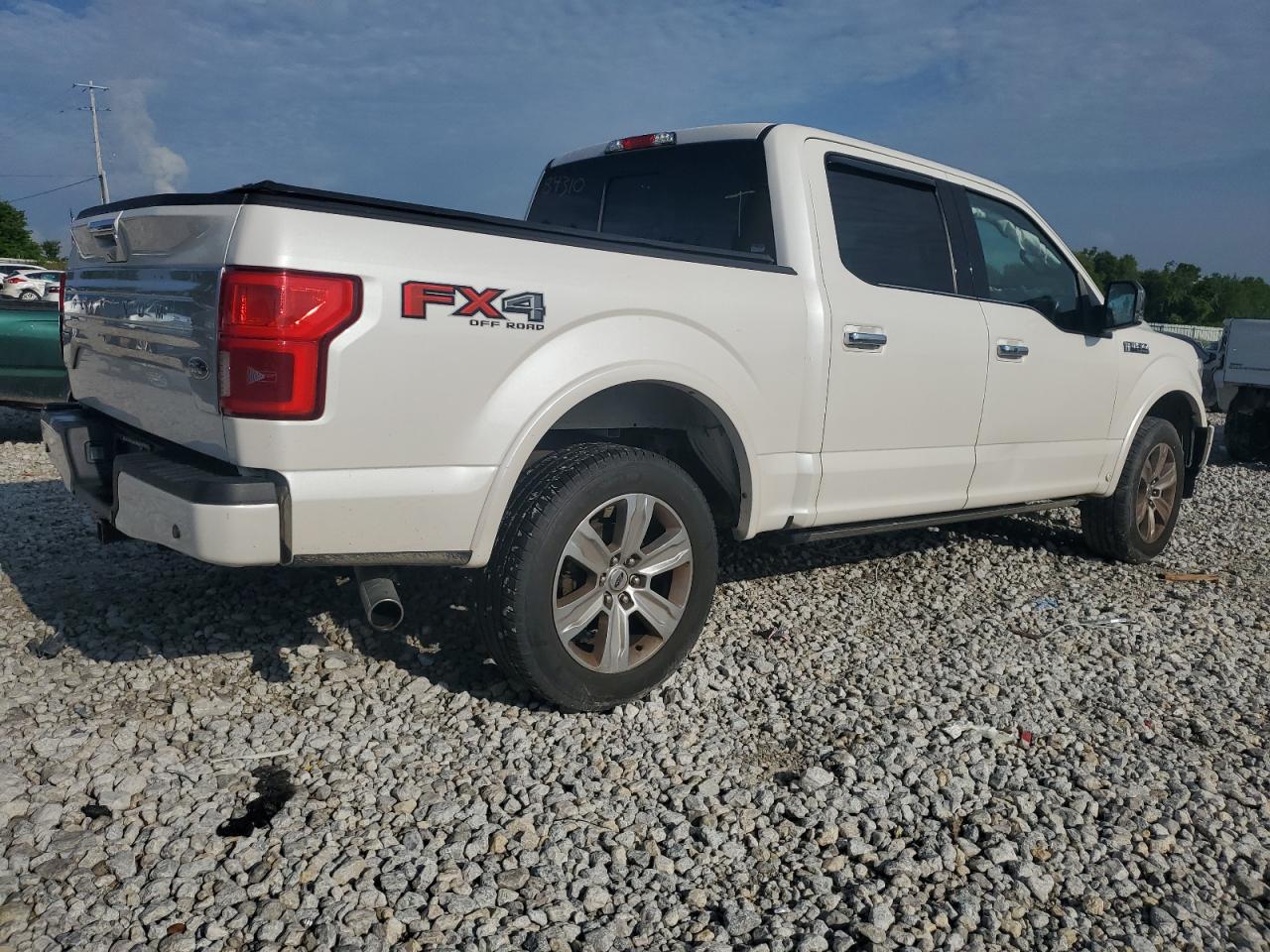 2018 Ford F-150 VIN 1FTEW1E54JFB84310 Copart auction photo, front end / side damage thumbnail 3