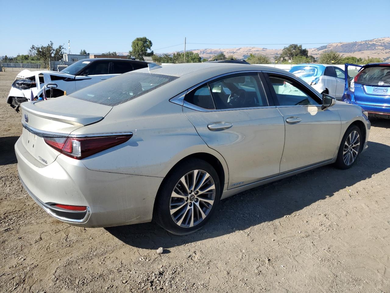 2019 Lexus ES VIN 58AB21B19KU002778 Copart auction photo, vandalism damage thumbnail 3