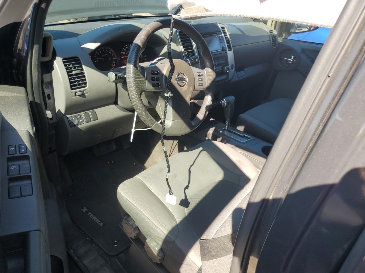 2015 Nissan XTerra VIN 5N1AN0NU3FN666813 Copart auction photo, top/roof damage thumbnail 8