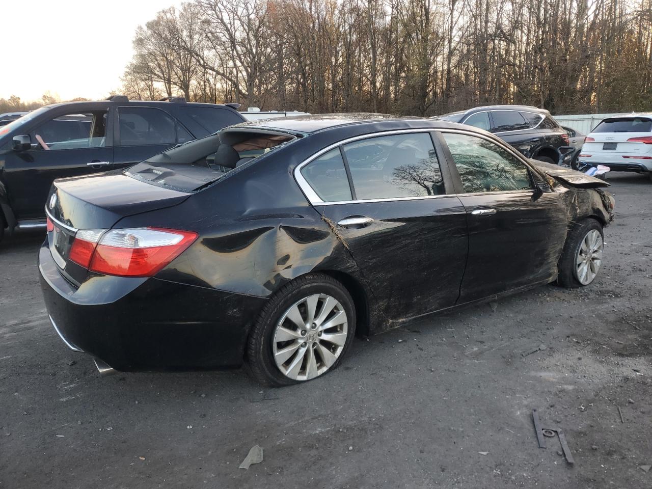 2015 Honda Accord VIN 1HGCR2F75FA268968 Copart auction photo, all over damage thumbnail 3