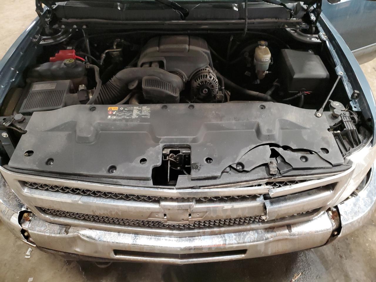 2013 Chevrolet Silverado VIN 1GCRKSE73DZ137650 Copart auction photo, front end / rear end damage thumbnail 13
