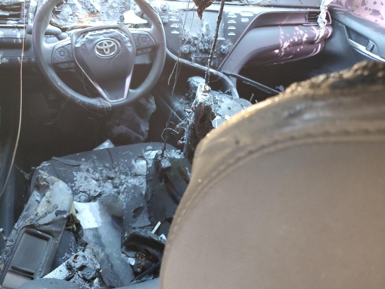 2019 Toyota Camry VIN 4T1B11HK9KU252726 Copart auction photo, burn damage thumbnail 8