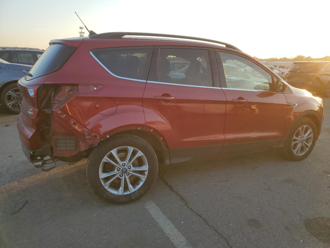 2019 Ford Escape VIN 1FMCU9HD4KUA49142 Copart auction photo, rear end / minor dent/scratches damage thumbnail 3