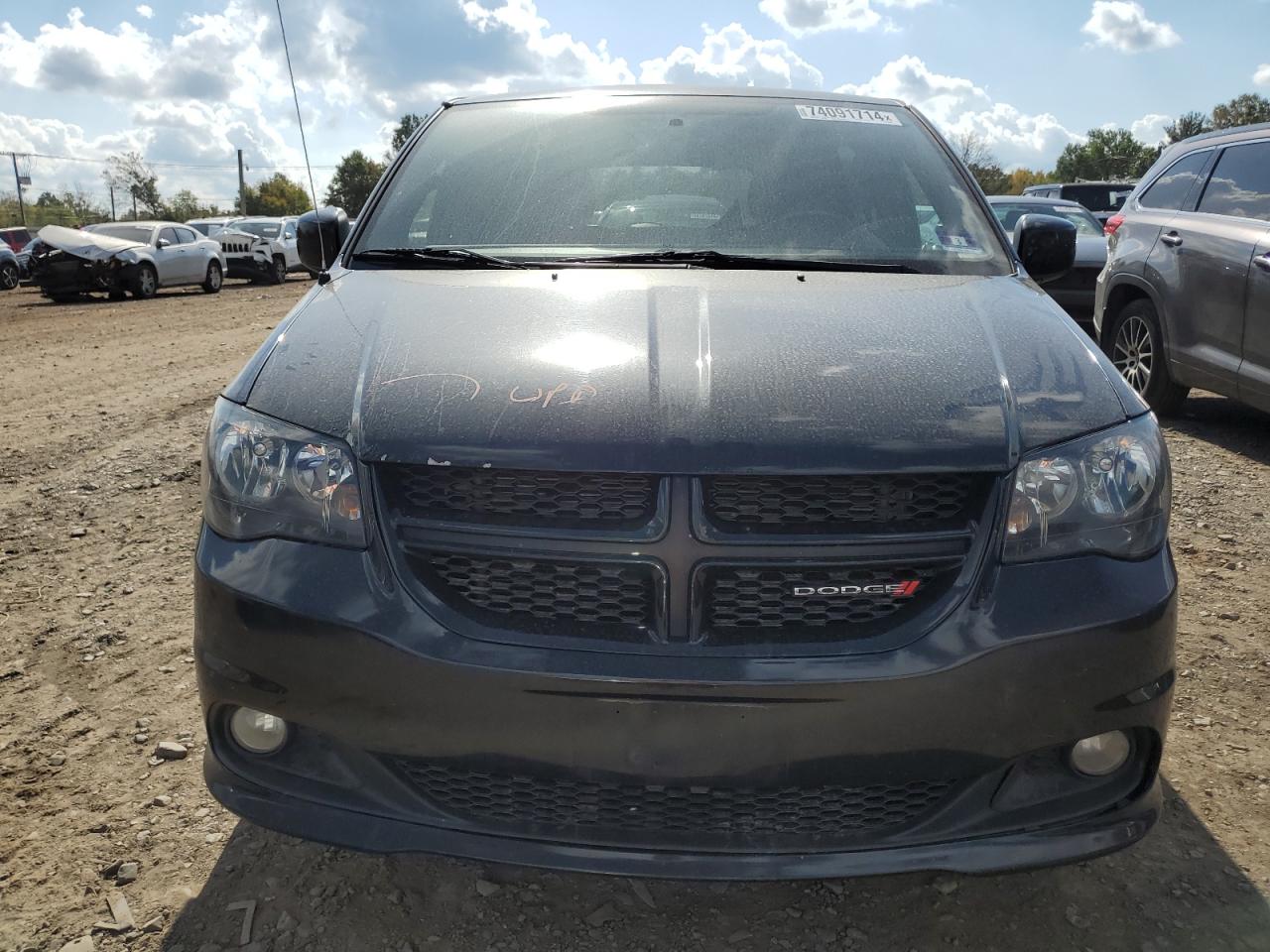 2017 Dodge Caravan VIN 2C4RDGCG9HR662836 Copart auction photo, rear end / front end damage thumbnail 5