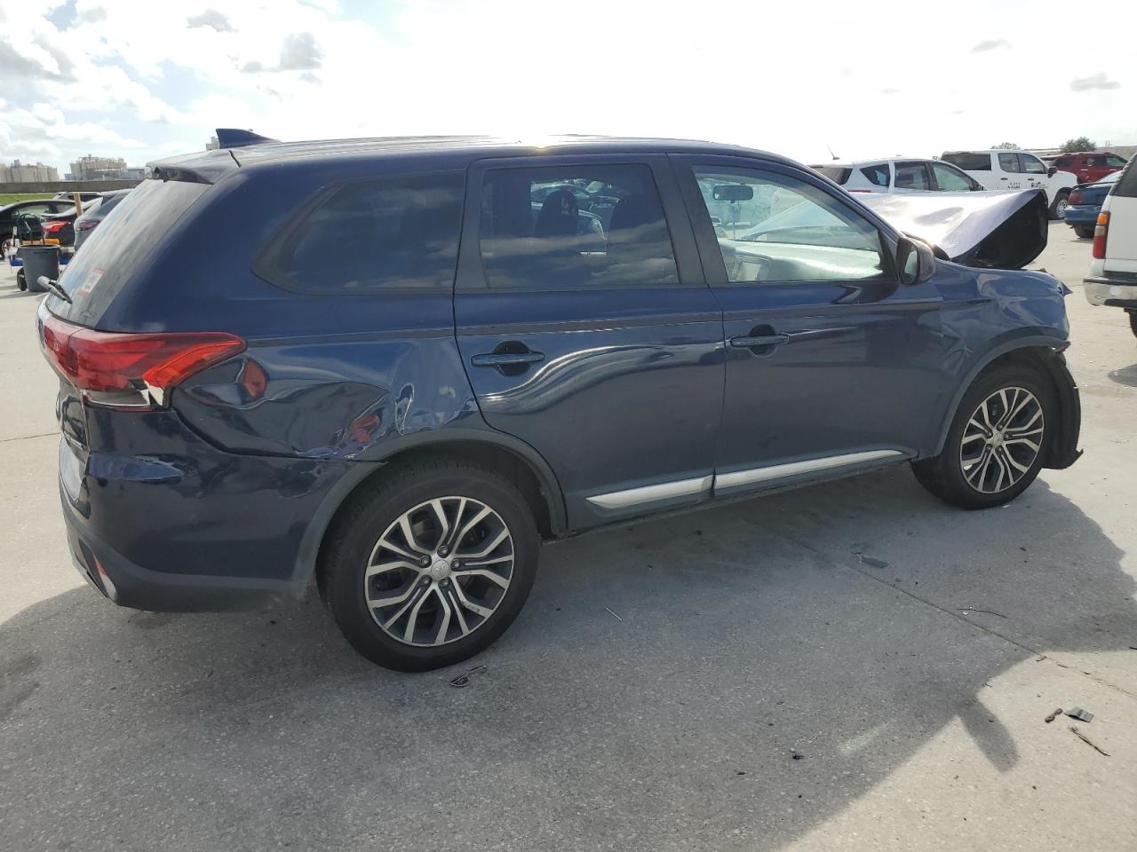 2018 Mitsubishi Outlander VIN JA4AZ3A35JZ058309 Copart auction photo, front end / rear end damage thumbnail 3