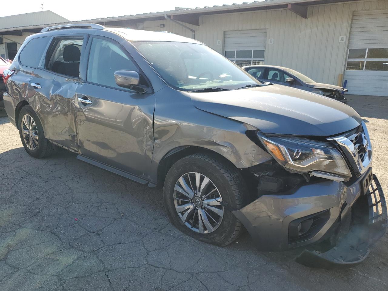 2019 Nissan Pathfinder VIN 5N1DR2MM0KC618951 Copart auction photo, all over damage thumbnail 4