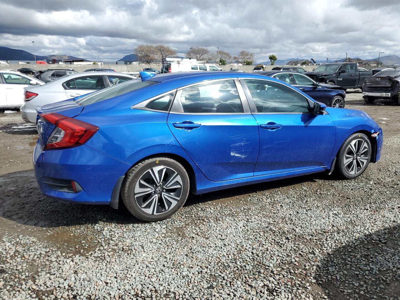 2017 Honda Civic VIN 2HGFC1F33HH659899 Copart auction photo, front end damage thumbnail 3