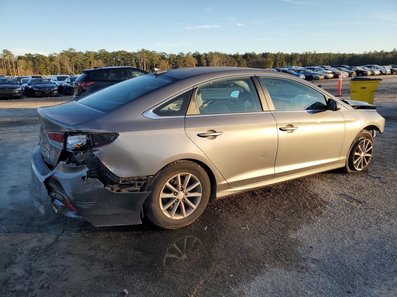 2018 Hyundai Sonata VIN 5NPE24AF1JH690873 Copart auction photo, all over damage thumbnail 3