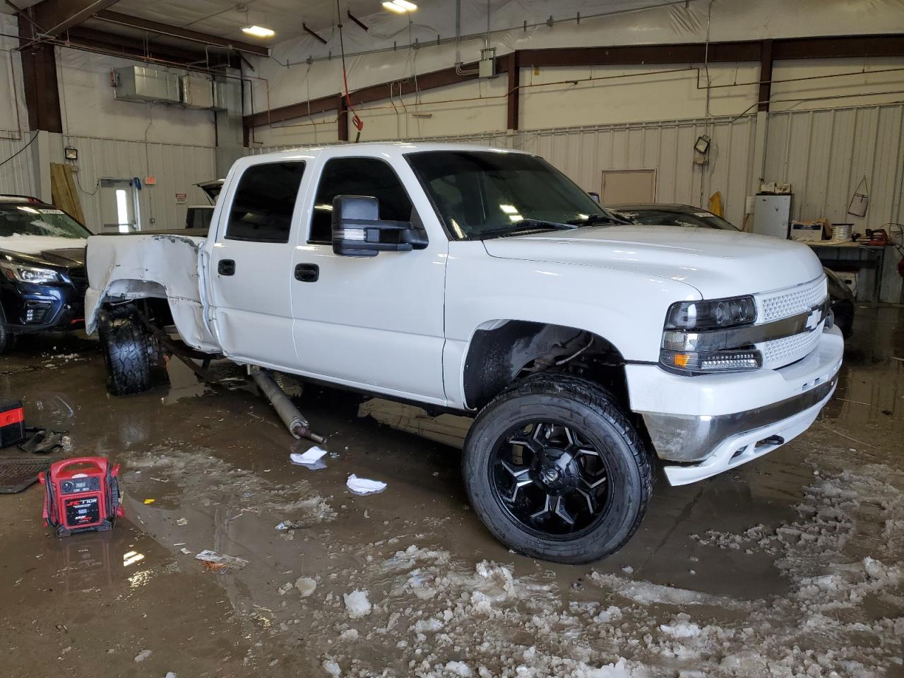 2002 Chevrolet Silverado VIN 1GCHK23G12F167601 Copart auction photo, all over damage thumbnail 4