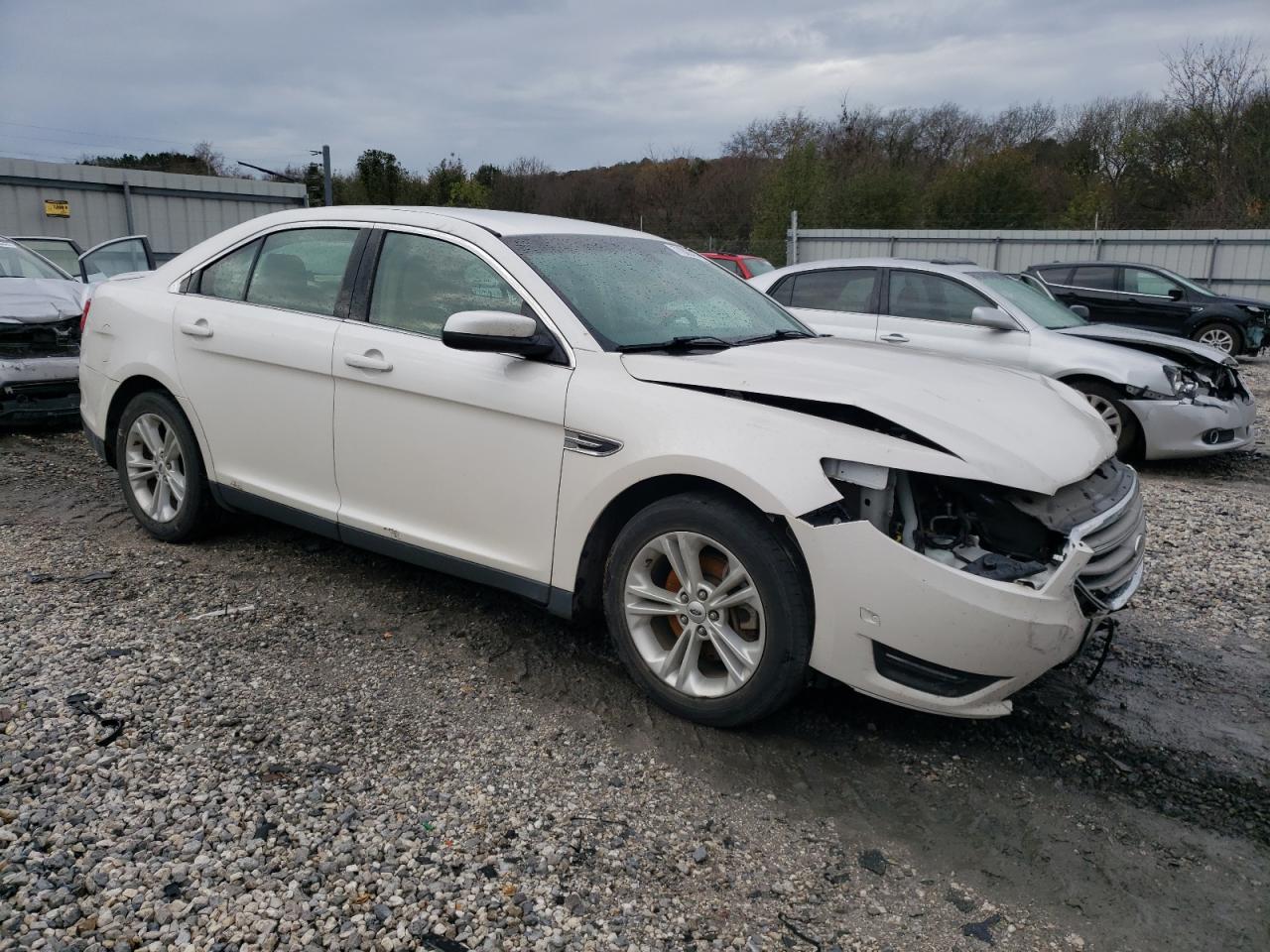 2016 Ford Taurus VIN 1FAHP2E80GG131106 Copart auction photo, front end damage thumbnail 4