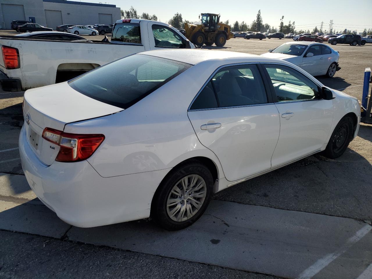 2014 Toyota Camry VIN 4T1BF1FK8EU405217 Copart auction photo, minor dent/scratches damage thumbnail 3