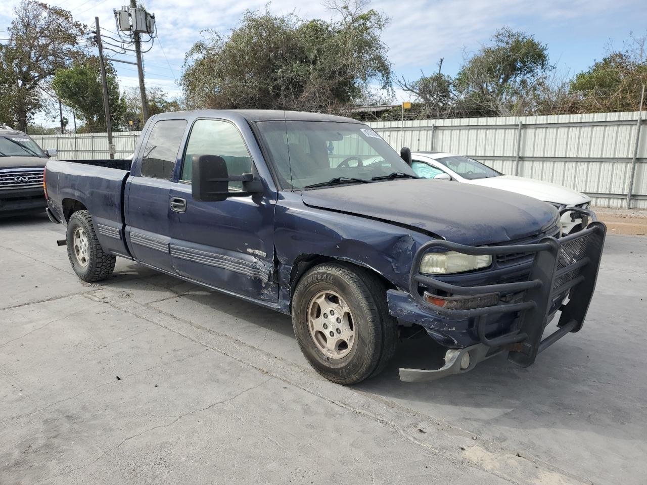 2001 Chevrolet Silverado VIN 2GCEC19T411246328 Copart auction photo, mechanical / side damage thumbnail 4
