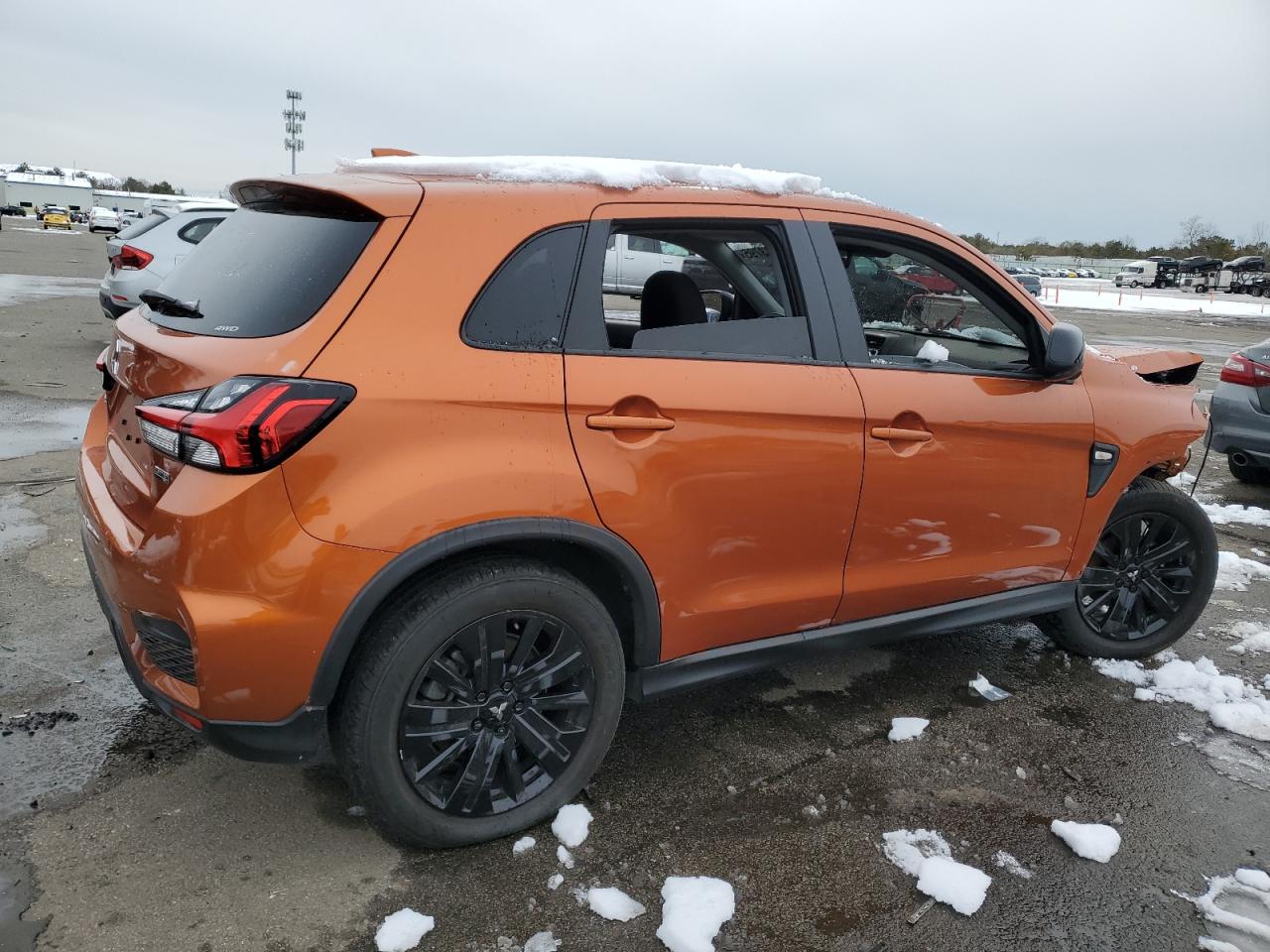 2024 Mitsubishi Outlander VIN JA4ARUAU7RU001844 Copart auction photo, front end damage thumbnail 3