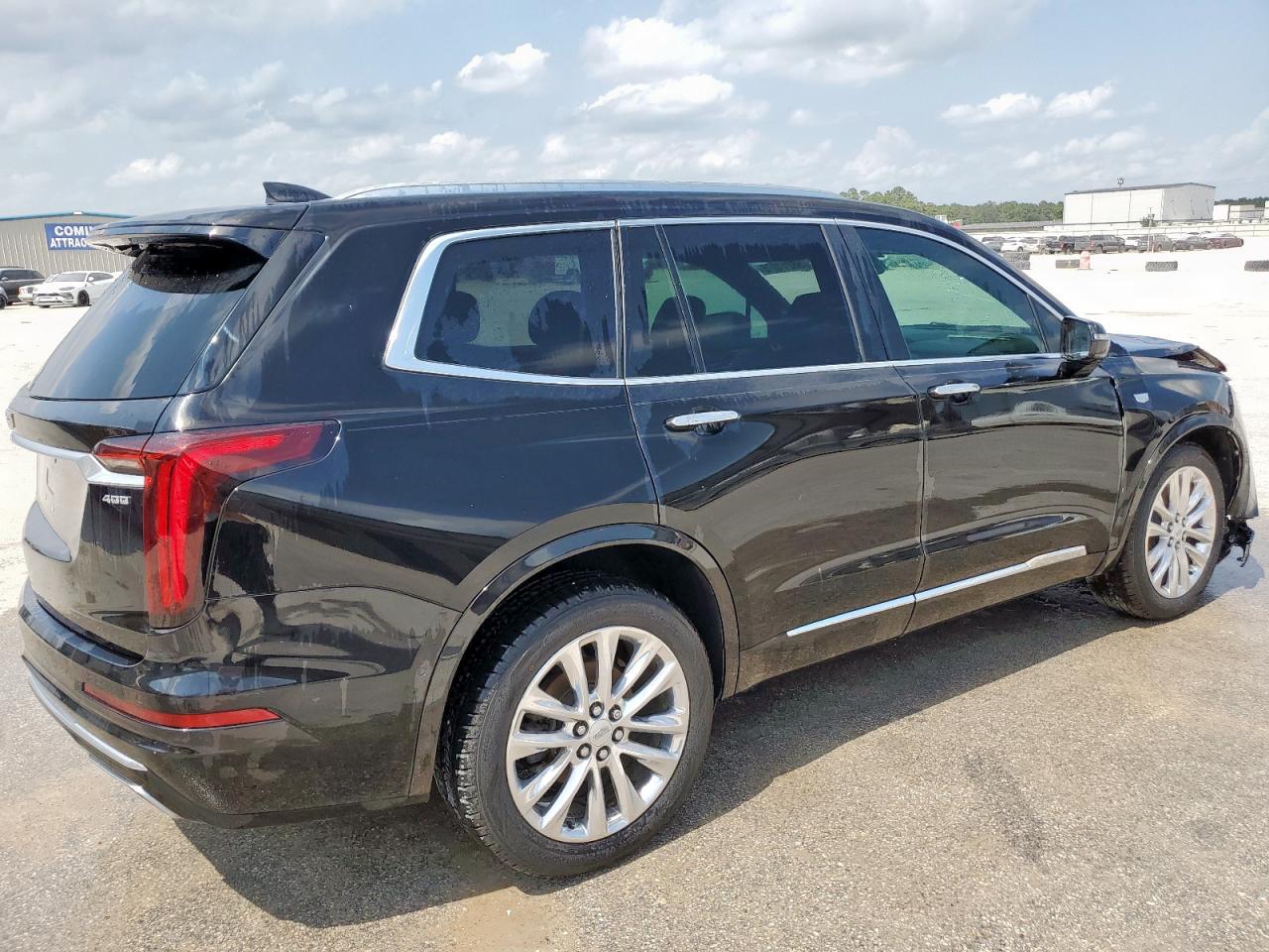 2020 Cadillac XT6 VIN 1GYKPCRSXLZ104502 Copart auction photo, front end / side damage thumbnail 3