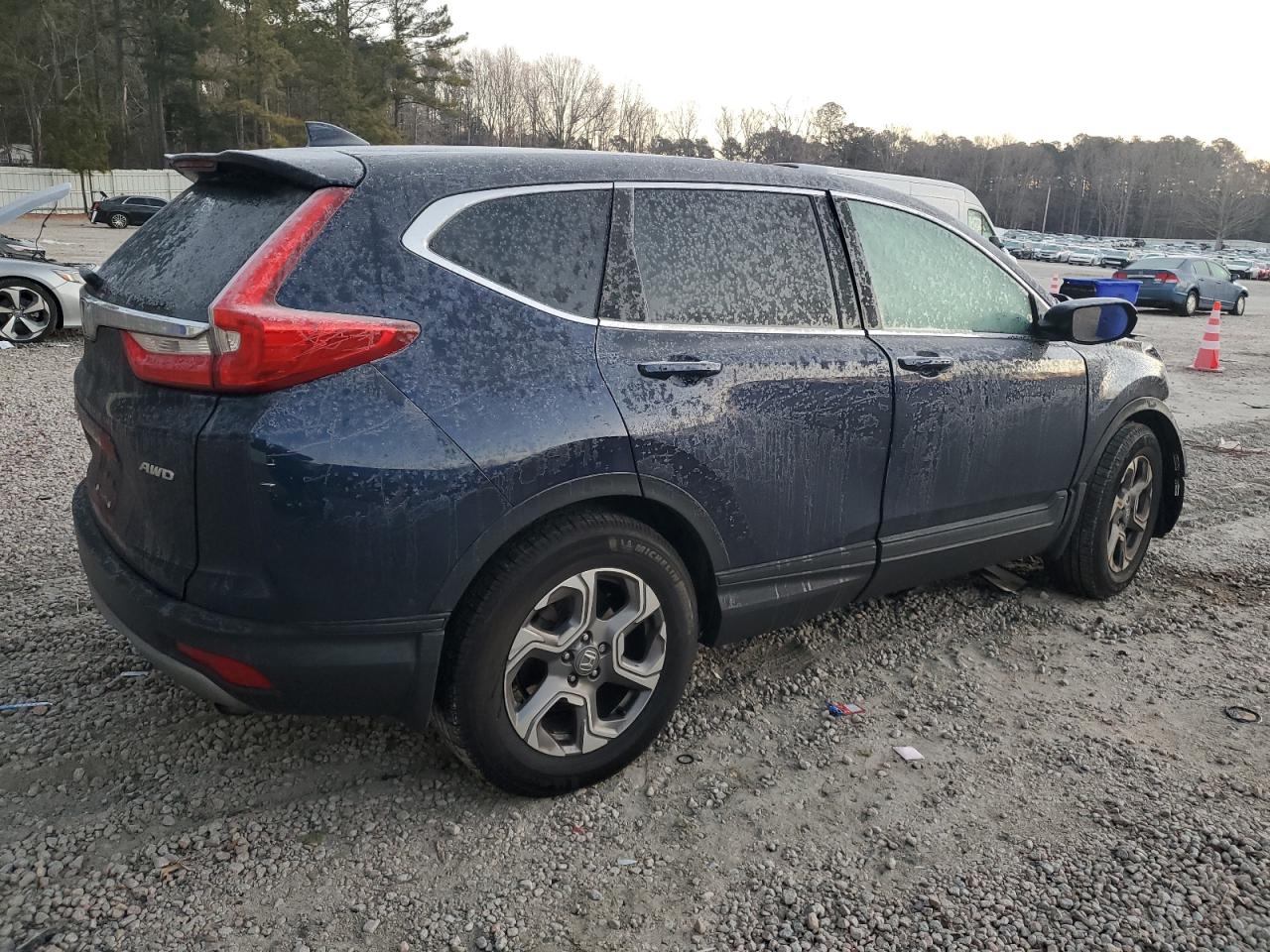 2018 Honda CR-V VIN 2HKRW2H81JH629265 Copart auction photo, front end damage thumbnail 3