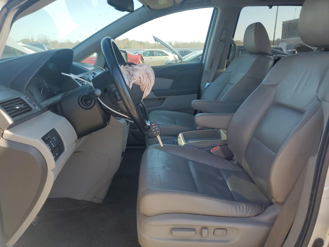 2013 Honda Odyssey VIN 5FNRL5H95DB039933 Copart auction photo, front end / minor dent/scratches damage thumbnail 7