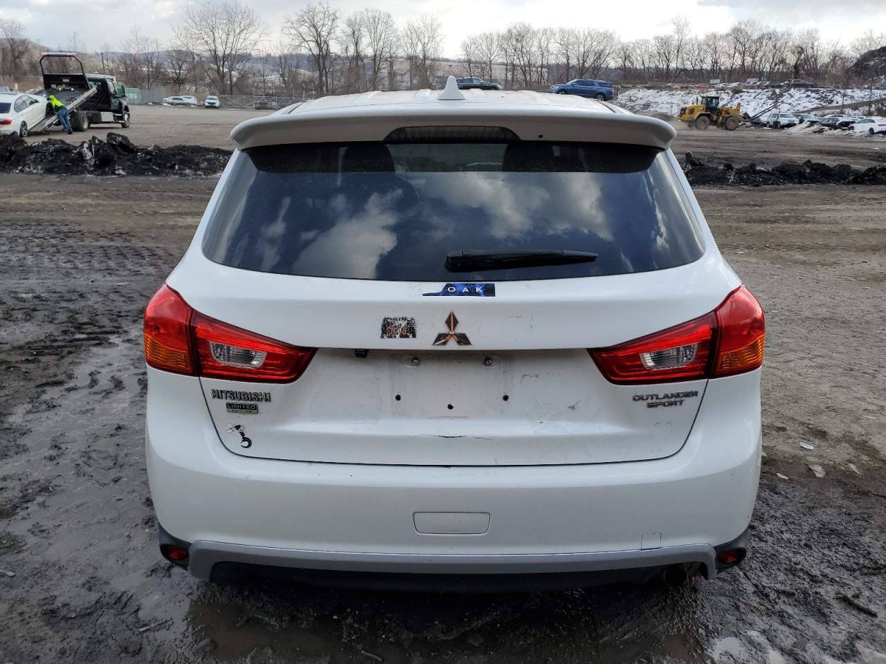 2017 Mitsubishi Outlander VIN JA4AR3AU8HZ054323 Copart auction photo, front end / side damage thumbnail 6