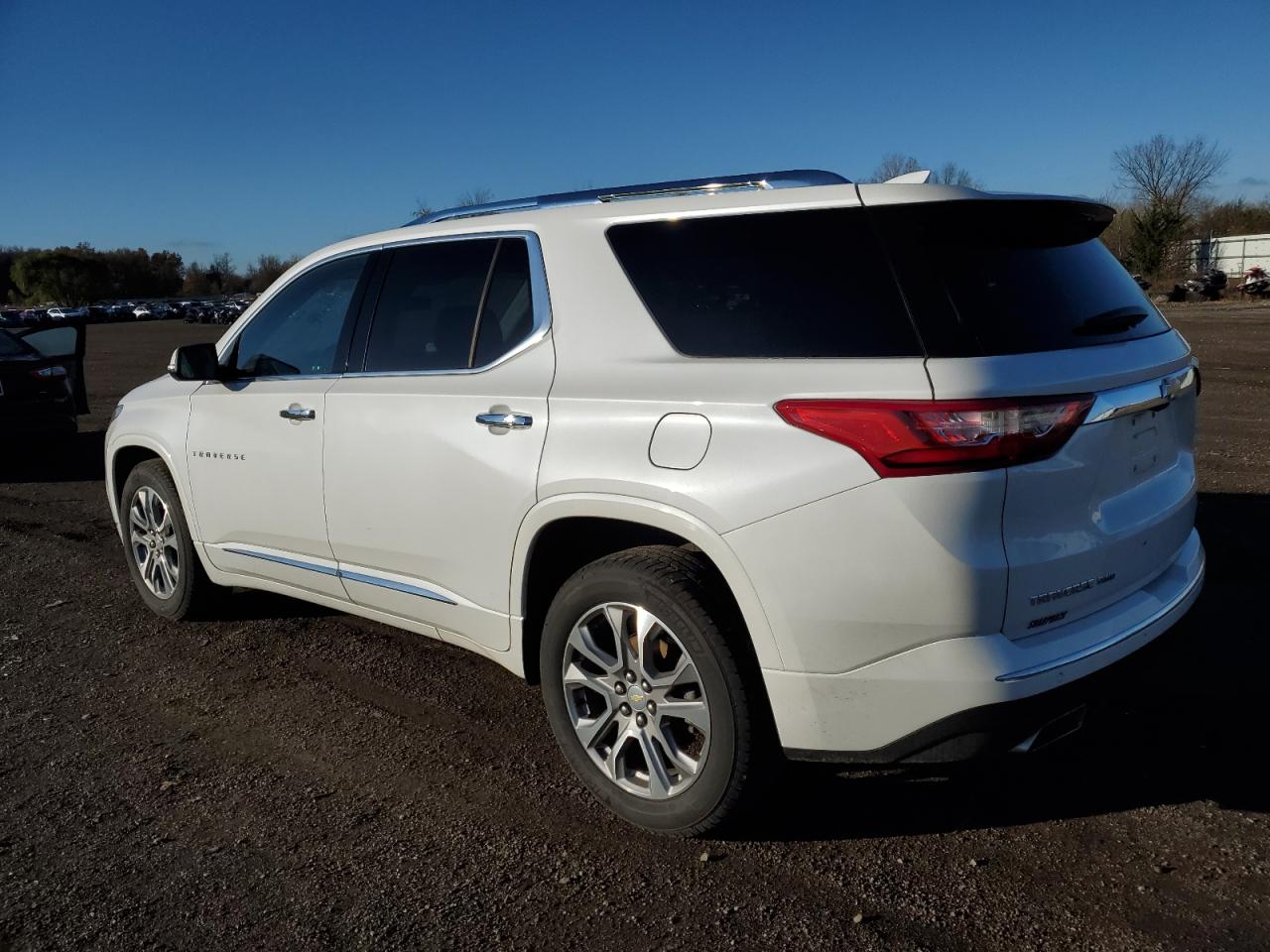 2021 Chevrolet Traverse VIN 1GNEVKKW1MJ142885 Copart auction photo, front end damage thumbnail 2