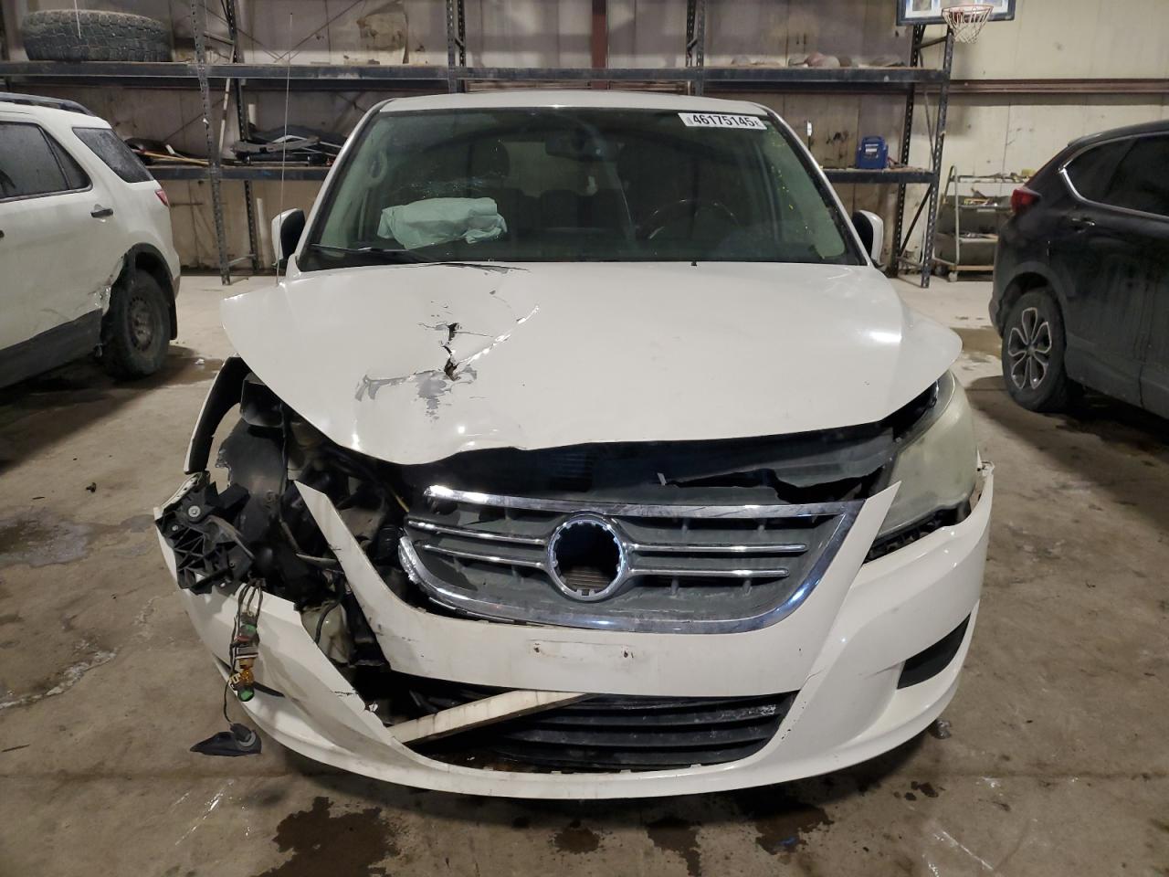 2010 Volkswagen Routan VIN 2V4RW5DX1AR296511 Copart auction photo, front end / undercarriage damage thumbnail 5