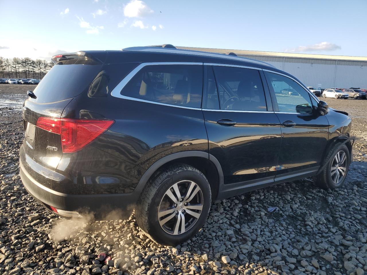 2017 Honda Pilot VIN 5FNYF6H52HB073050 Copart auction photo, front end damage thumbnail 3