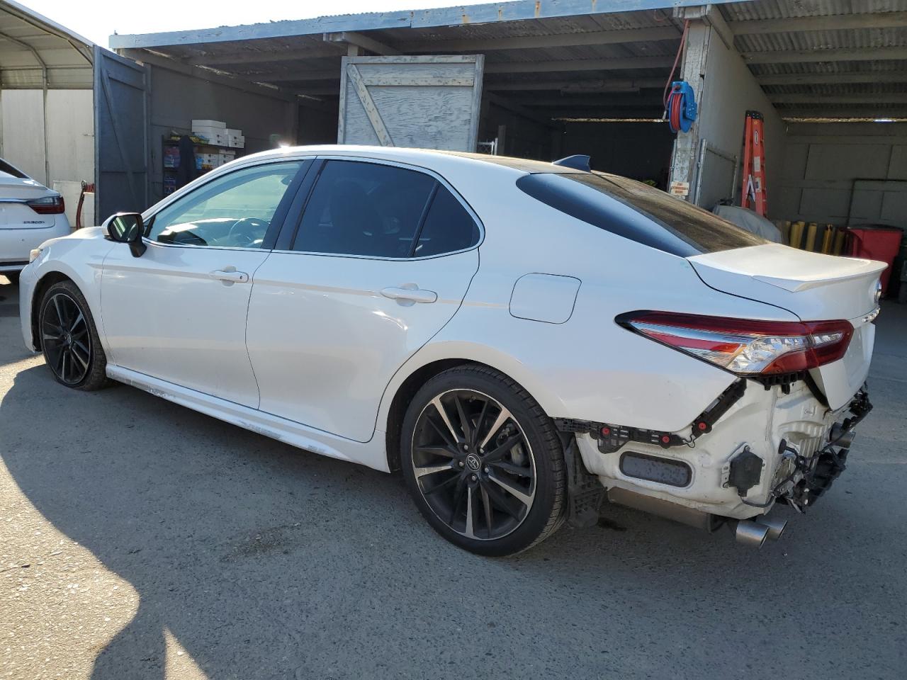 2019 Toyota Camry VIN 4T1B61HKXKU683562 Copart auction photo, rear end damage thumbnail 2