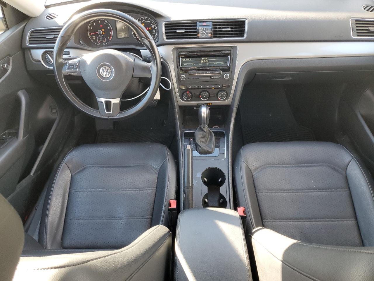 2015 Volkswagen Passat VIN 1VWAT7A33FC008000 Copart auction photo, front end damage thumbnail 8