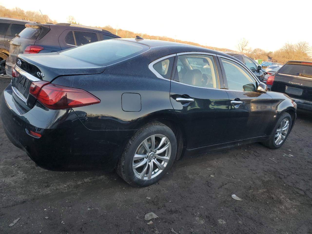 2017 Infiniti Q70 VIN JN1BY1AR1HM770641 Copart auction photo, rear end / minor dent/scratches damage thumbnail 3