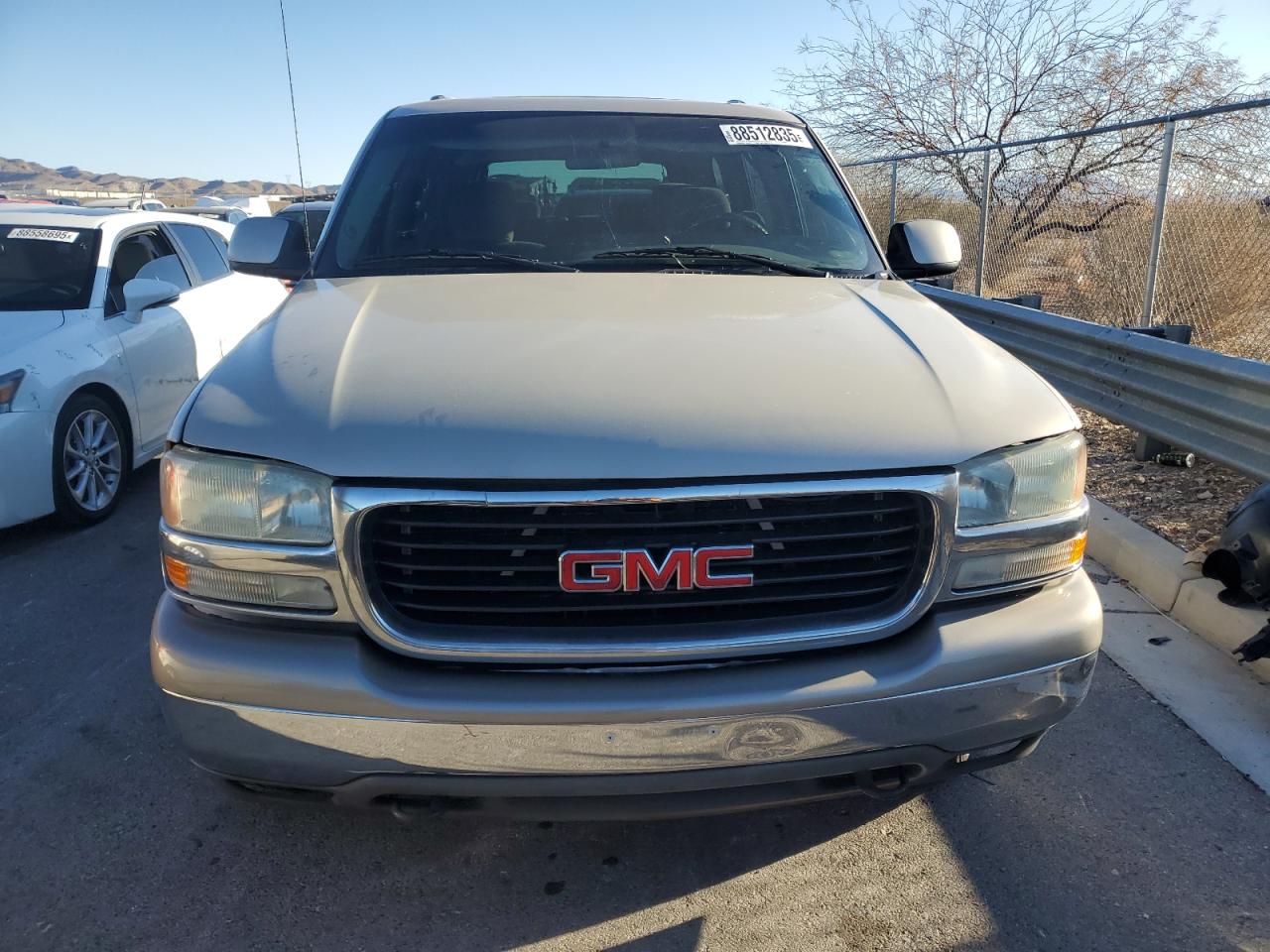 2005 GMC Yukon VIN 1GKEK13V55J138927 Copart auction photo, minor dent/scratches damage thumbnail 5