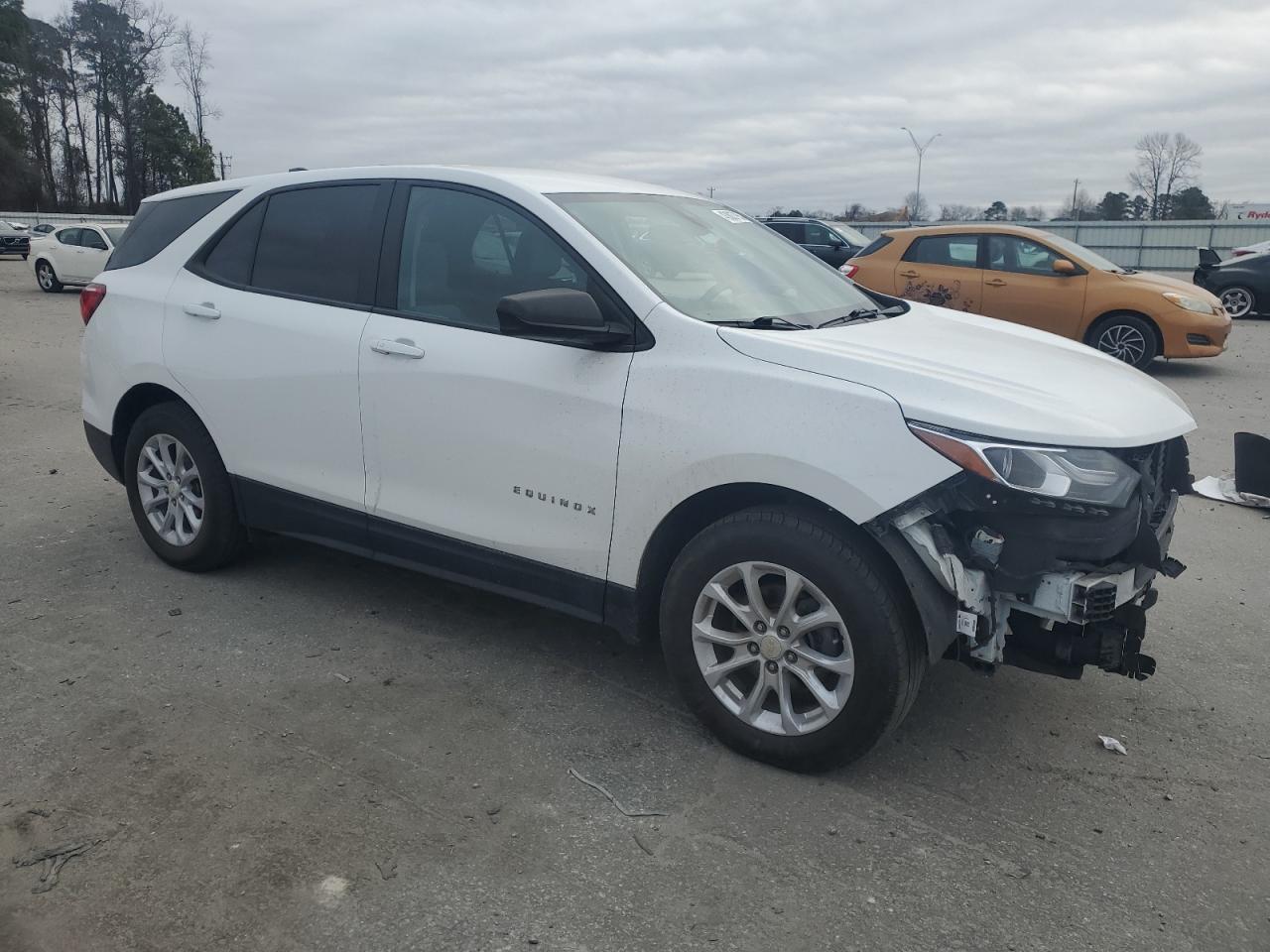 2021 Chevrolet Equinox VIN 3GNAXHEV2MS152368 Copart auction photo, front end / frame damage damage thumbnail 4