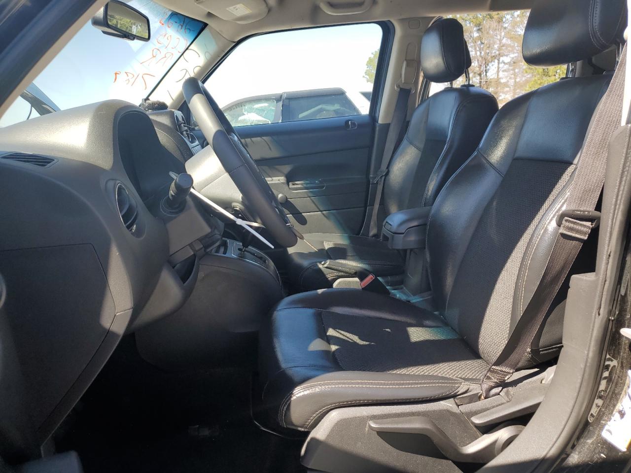 2016 Jeep Liberty (Patriot) VIN 1C4NJPBA3GD677189 Copart auction photo, front end / mechanical damage thumbnail 7