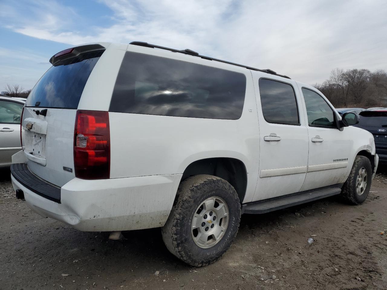 2007 Chevrolet Suburban VIN 3GNFK16377G155394 Copart auction photo, front end damage thumbnail 3