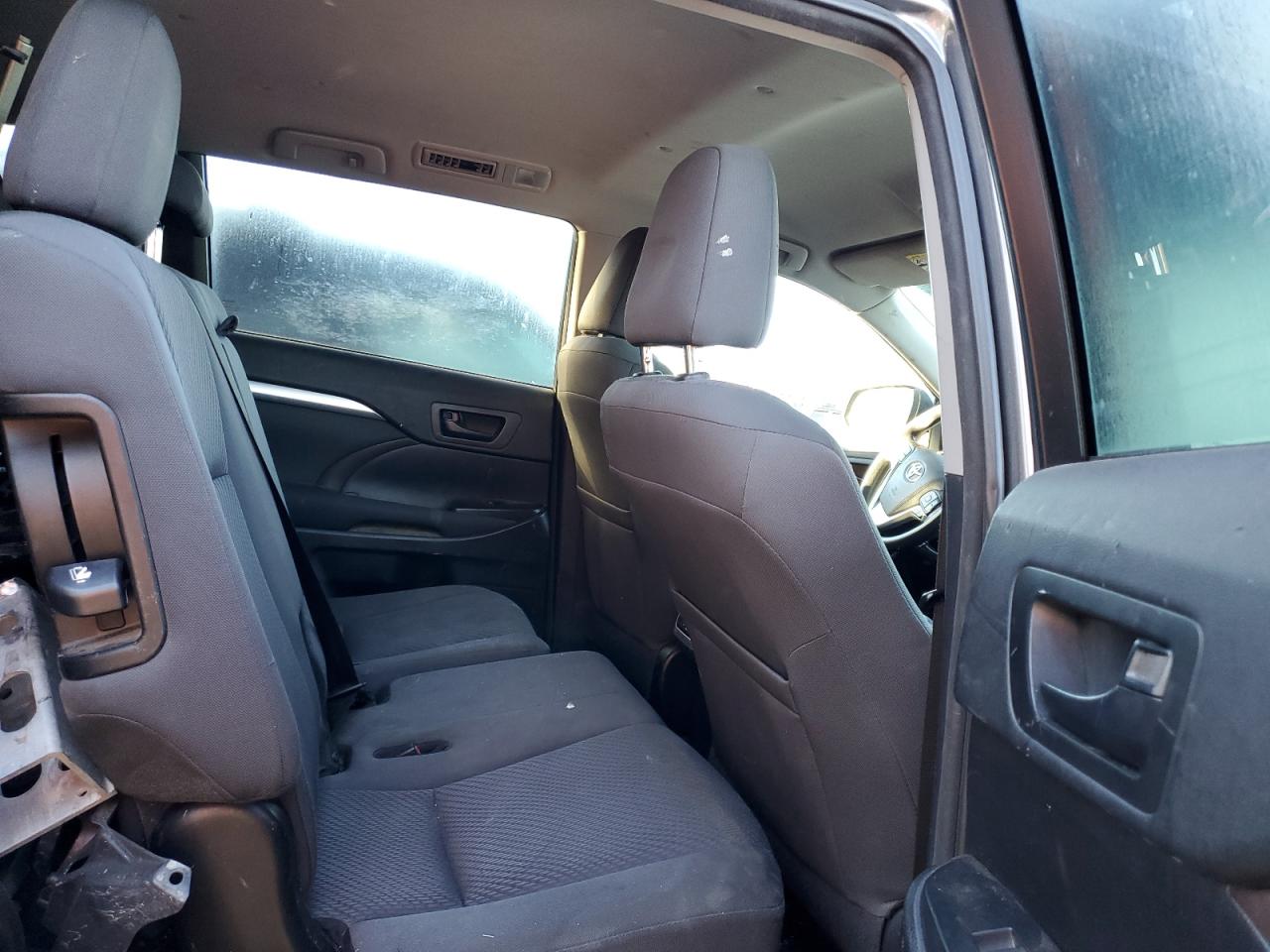 2017 Toyota Highlander VIN 5TDBZRFH0HS388923 Copart auction photo, undercarriage / front end damage thumbnail 11