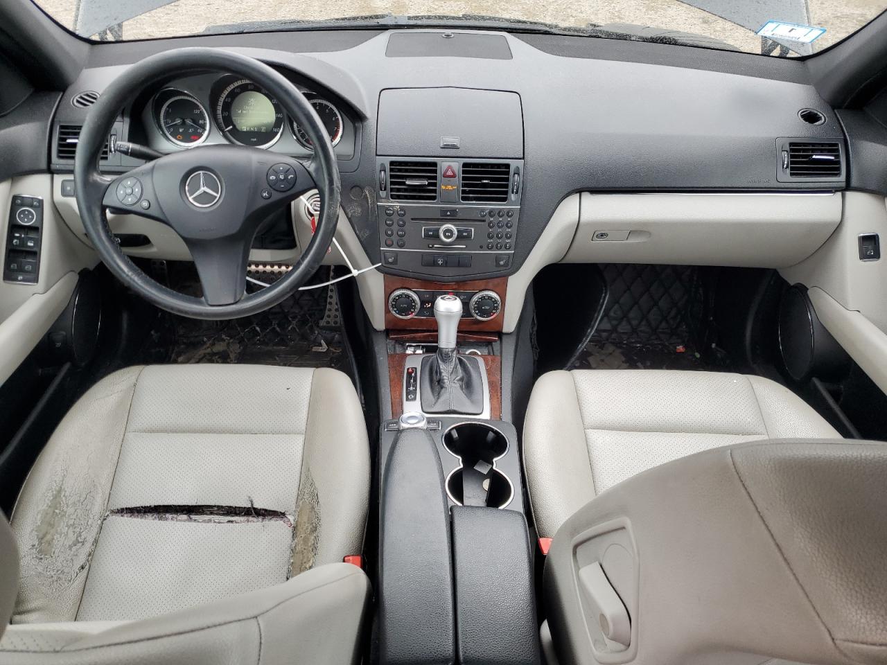 2011 Mercedes-Benz C-klasse VIN WDDGF8BB1BA494432 Copart auction photo, rear end / minor dent/scratches damage thumbnail 8