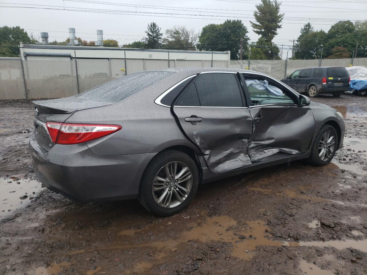 2017 Toyota Camry VIN 4T1BF1FK3HU628429 Copart auction photo, side / rear end damage thumbnail 3