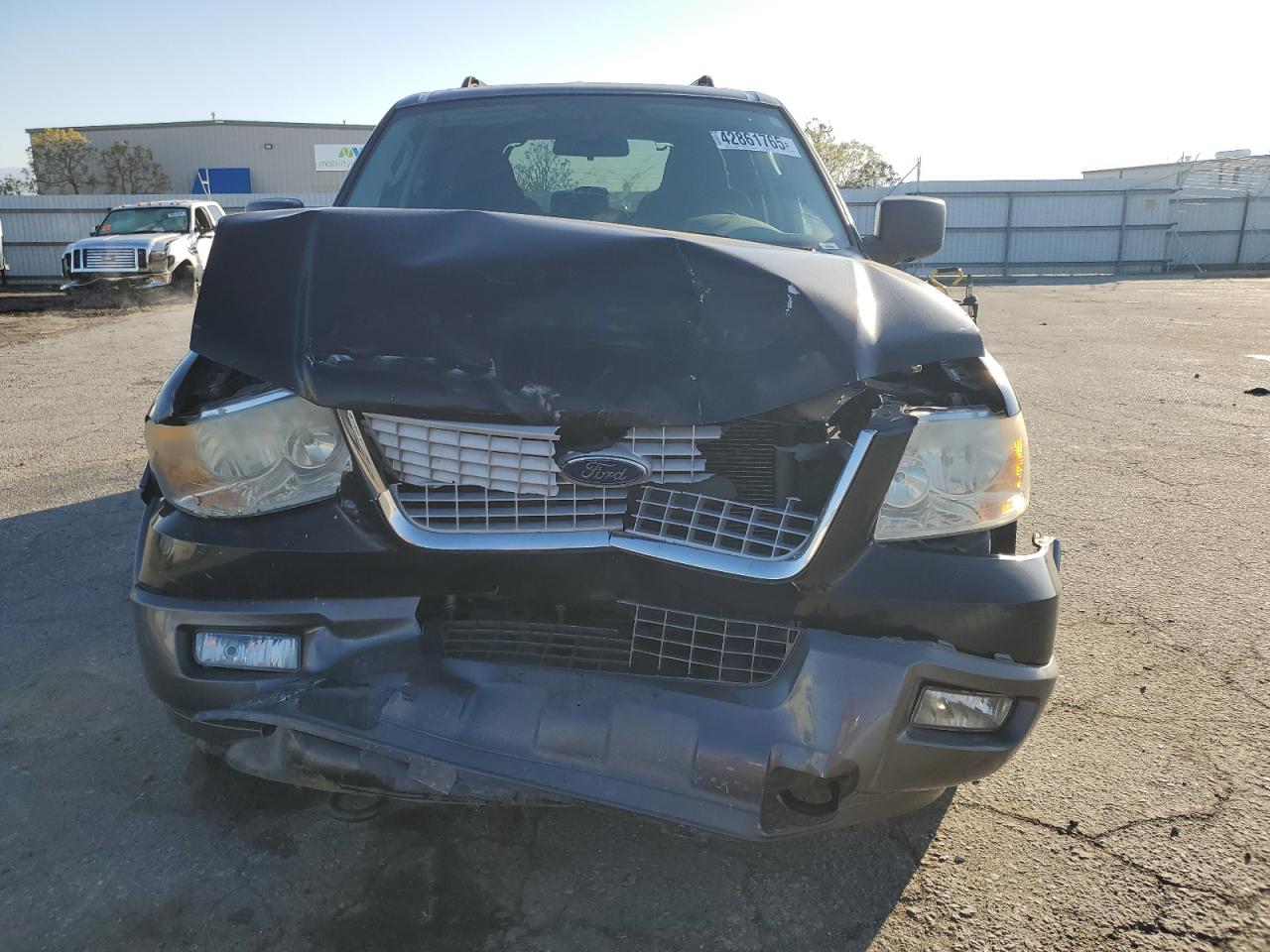 2006 Ford Expedition VIN 1FMFU16566LA90992 Copart auction photo, front end damage thumbnail 5