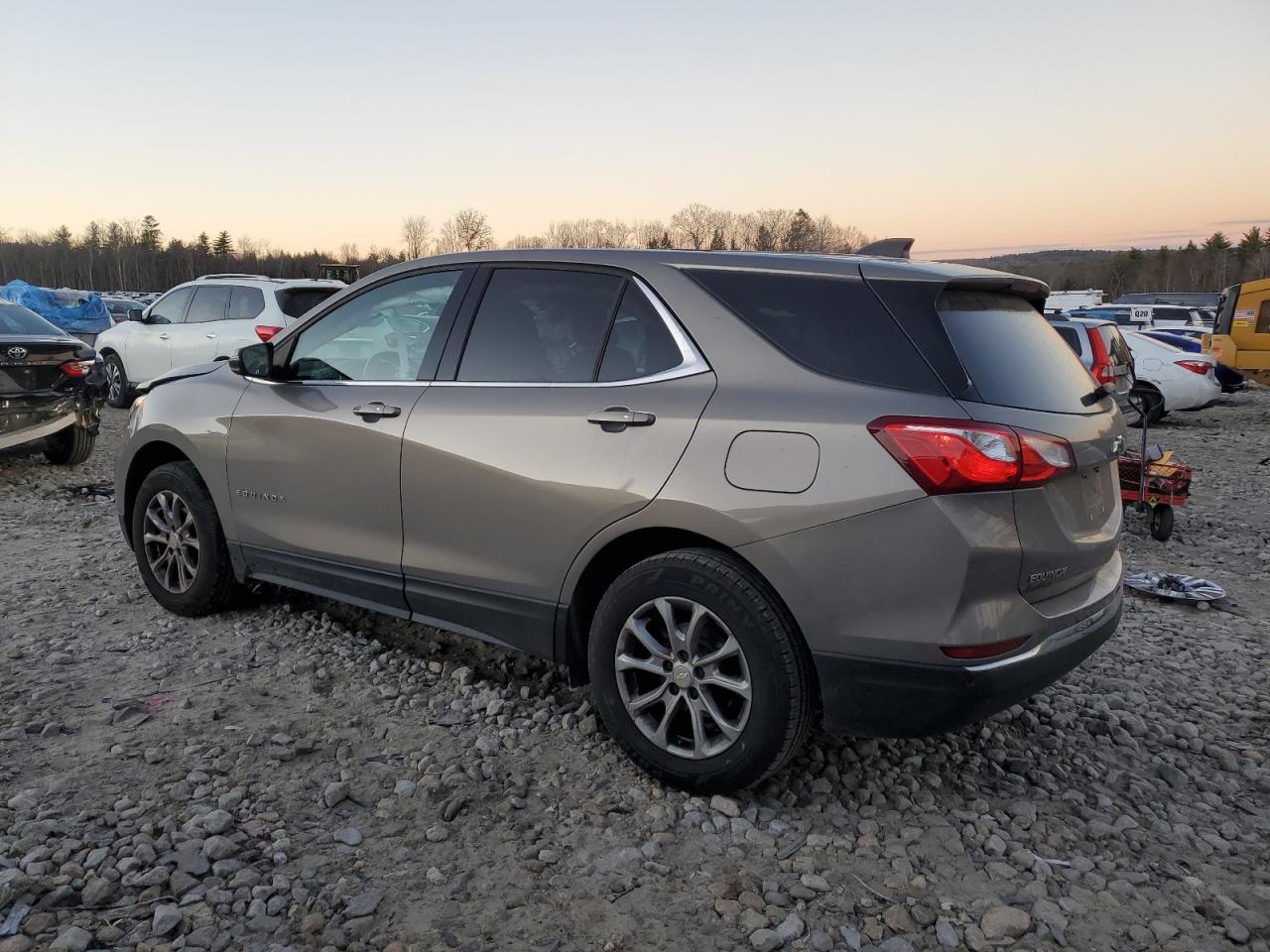 2019 Chevrolet Equinox VIN 3GNAXUEVXKS572627 Copart auction photo, front end / minor dent/scratches damage thumbnail 2