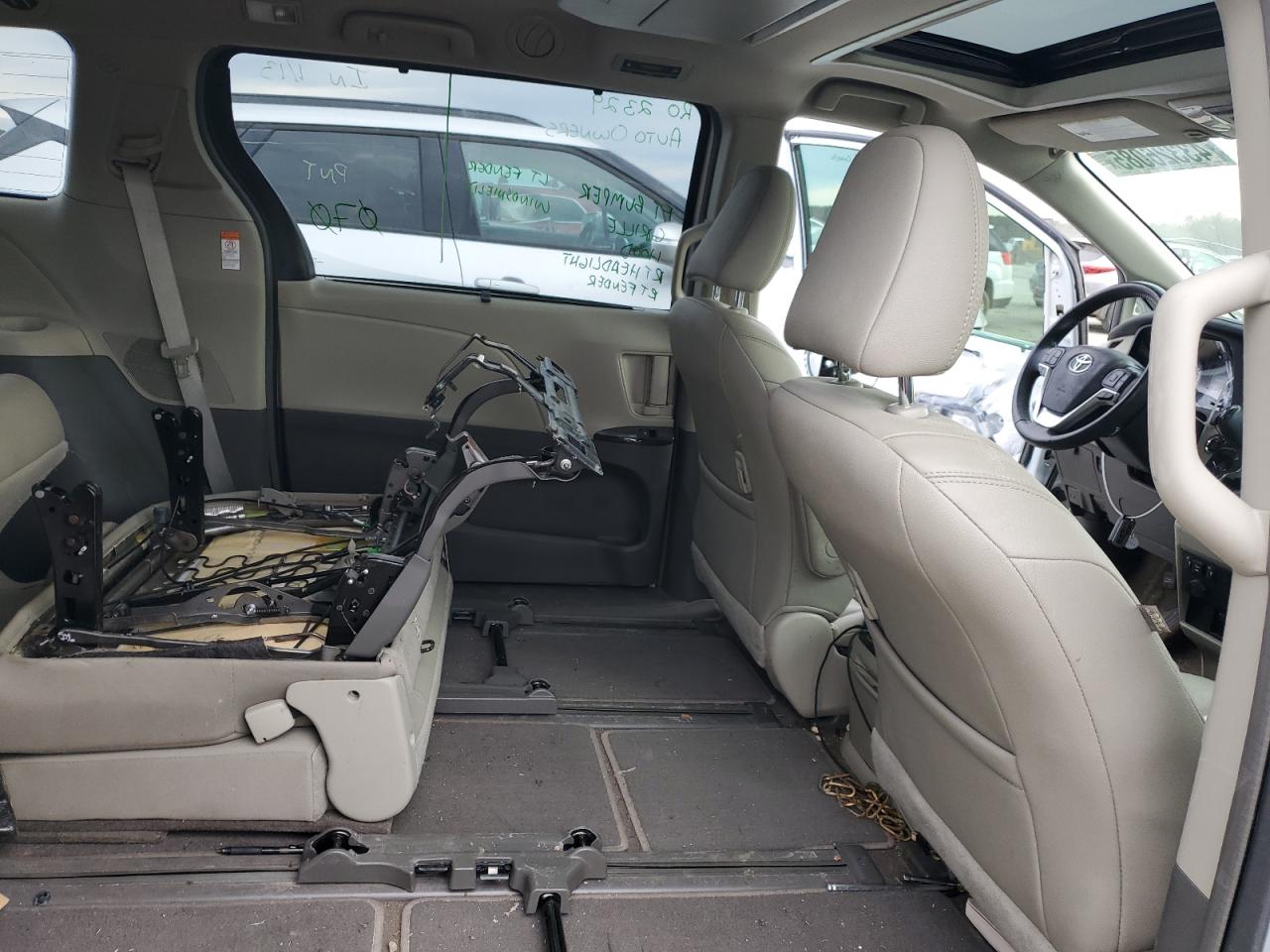 2018 Toyota Sienna VIN 5TDDZ3DC2JS189133 Copart auction photo, front end damage thumbnail 10