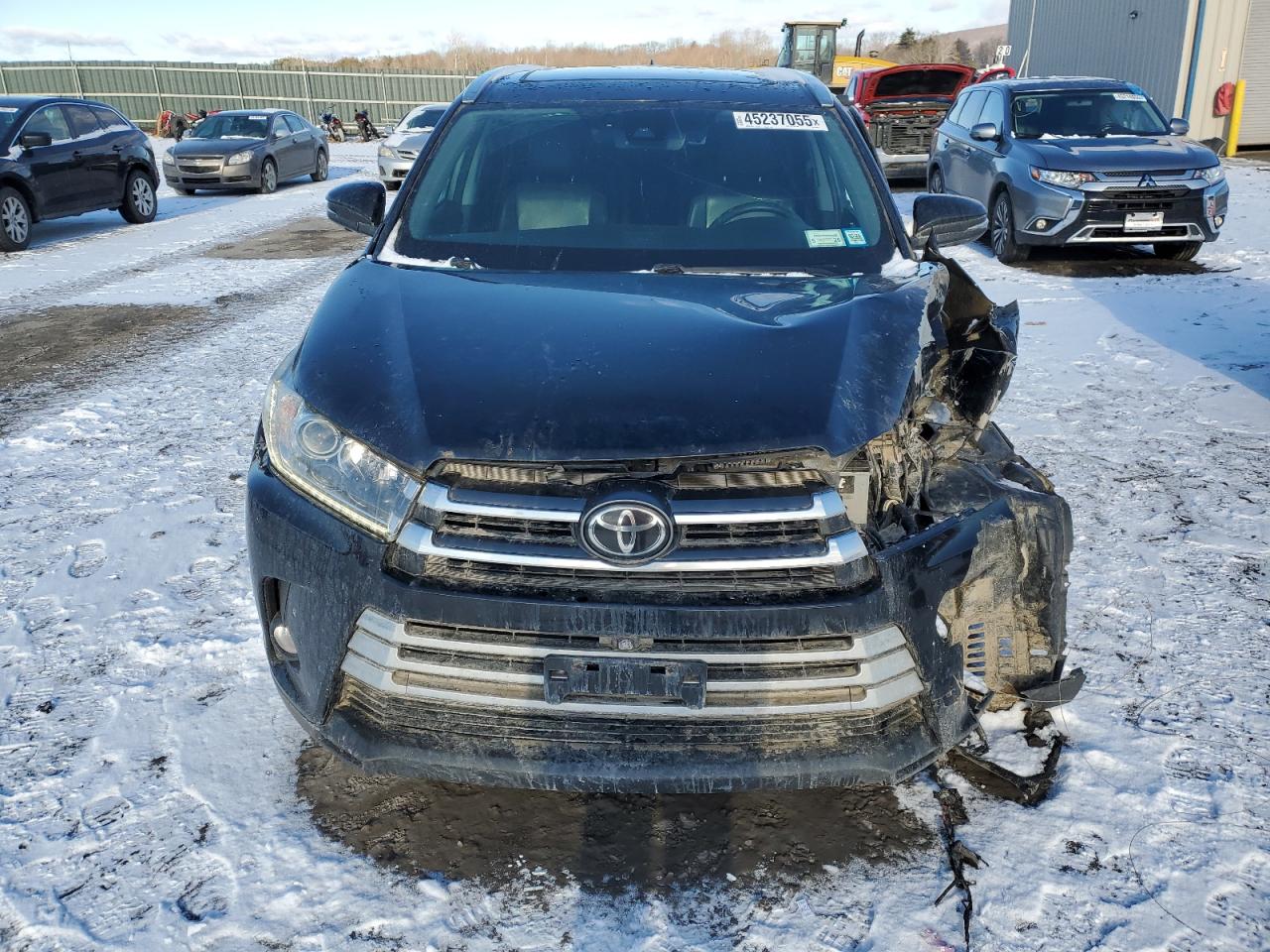 2017 Toyota Highlander VIN 5TDDZRFH2HS448810 Copart auction photo, front end / side damage thumbnail 5