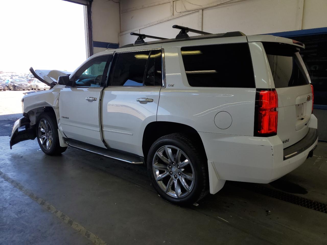2016 Chevrolet Tahoe VIN 1GNSKCKC0GR337504 Copart auction photo, front end / side damage thumbnail 2