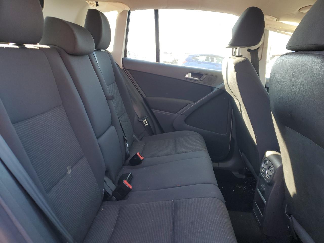 2017 Volkswagen Tiguan VIN WVGAV7AXXHK049020 Copart auction photo, front end / minor dent/scratches damage thumbnail 11